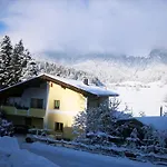 Апартаменти Bei Hanni