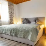 Bei Hanni Apartment