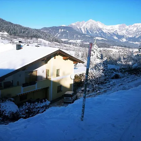 Bei Hanni Apartment