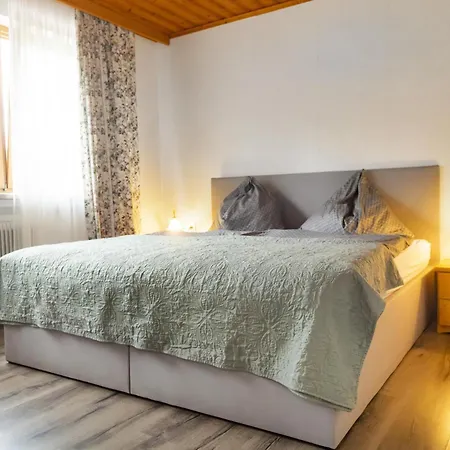Bei Hanni Apartment